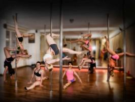 Địa chỉ tập Pole Dance uy tín, chất lượng nhất Hà Nội
