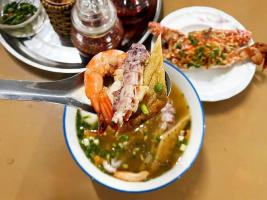 Quán bánh canh nổi tiếng nhất tại Nha Trang