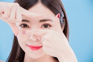 Cách giảm sưng mắt sau khi khóc hiệu quả nhất