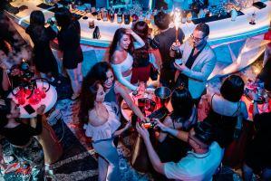 Bar, Lounge sang trọng thường được chọn làm nơi tiếp khách của giới doanh nhân Sài Gòn