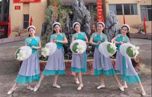 Địa chỉ cho thuê váy múa dân gian đẹp nhất Hà Nội