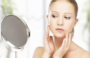 Lí do khiến mặt bạn bỗng dưng nổi mụn
