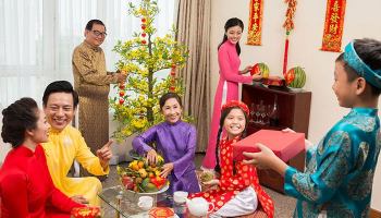 Câu chúc Tết cho ông bà, bố mẹ hay và ý nghĩa nhất