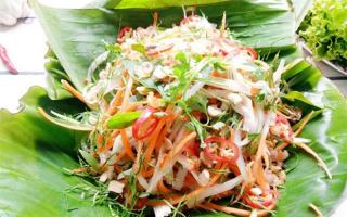 Món nộm ngon nhất phố Hàm Long, Hà Nội