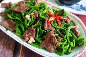 Món rau muống xào dân dã, thơm ngon tại nhà