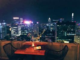 Nhà hàng sang chảnh, view ngắm TP. HCM từ trên cao