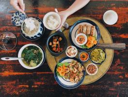 Tản văn viết về bữa cơm gia đình ý nghĩa nhất
