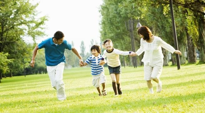 Tình cảm gia đình là nguồn sức mạnh nâng đỡ ta.