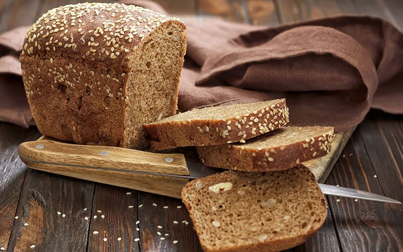 Ăn các loại bánh làm bằng ngũ cốc nguyên cám