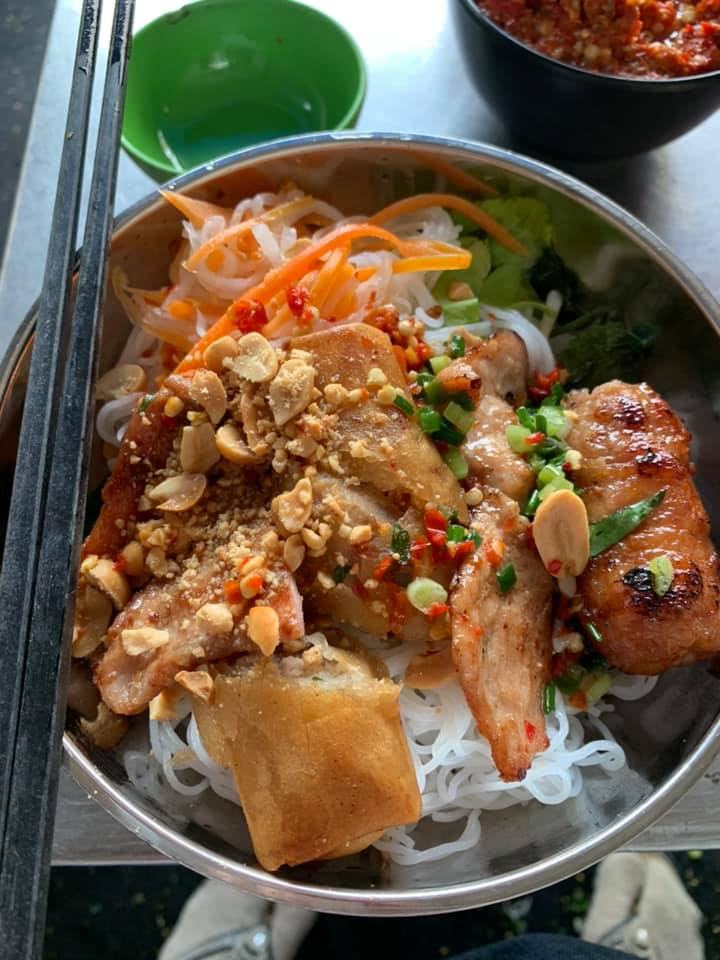 Bà Ngọc - Bún Thịt Nướng