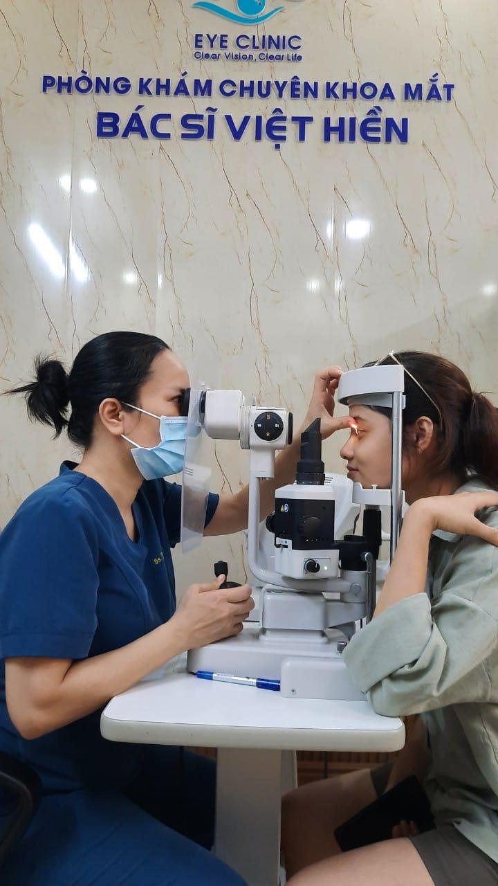 Bác sĩ Việt Hiền
