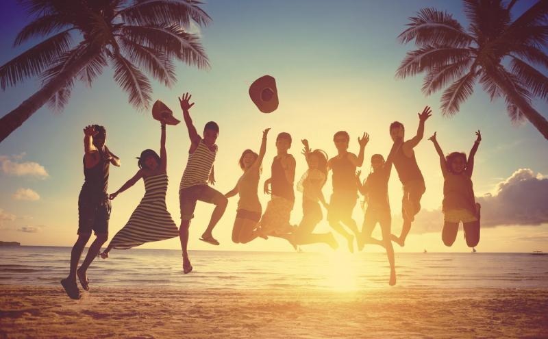 Tuổi trẻ này mình cùng nhau khoác vai đi từ sáng đến đêm