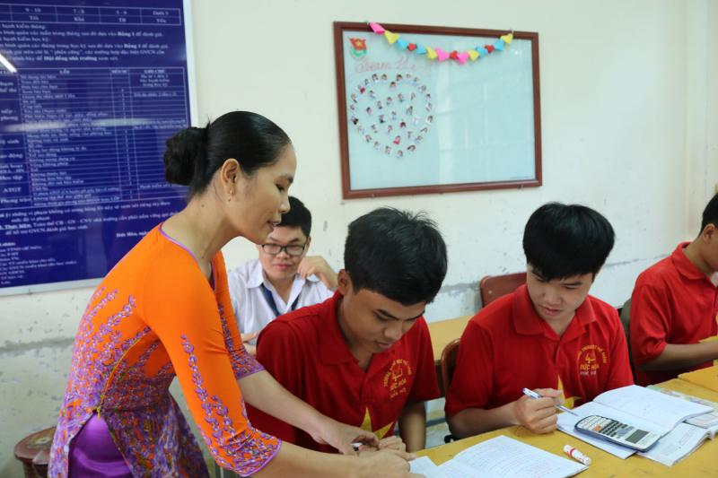 Bài nghị luận xã hội bày tỏ lòng biết ơn đối với thầy cô giáo số 9