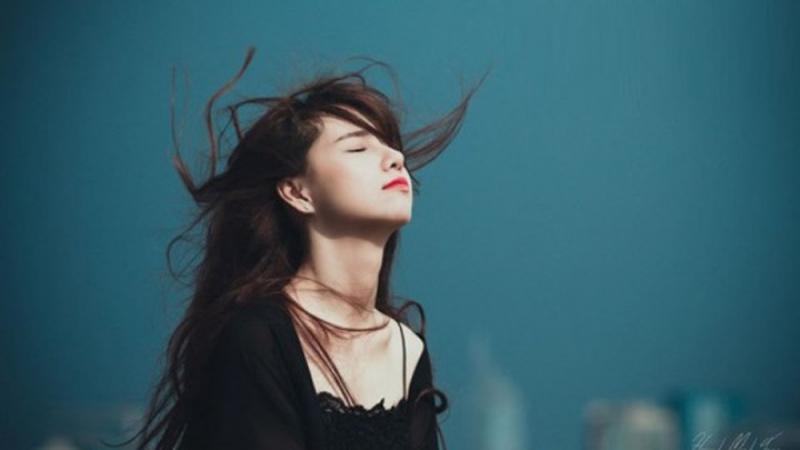 Đừng nhất định là gì đó, được không?