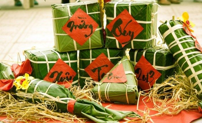 Gói bánh chưng ngày Tết