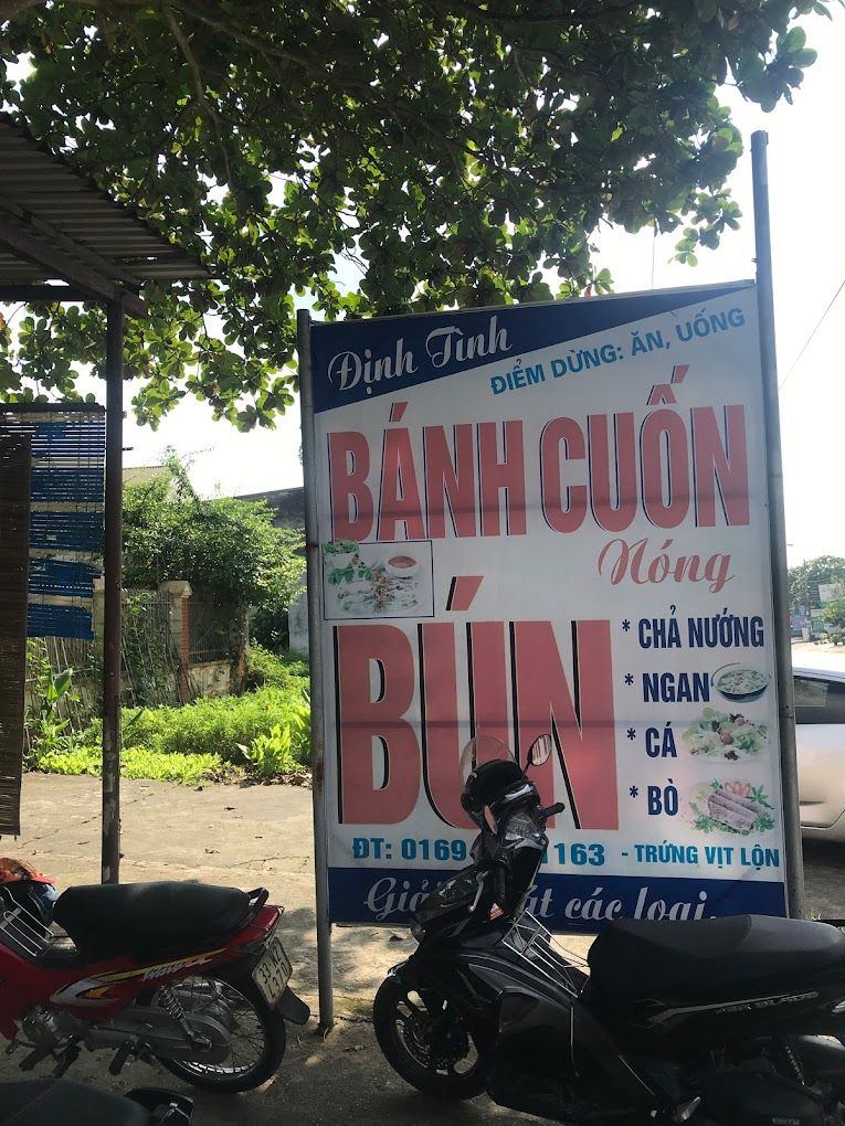 Bánh cuốn nóng bún chả Định Tình
