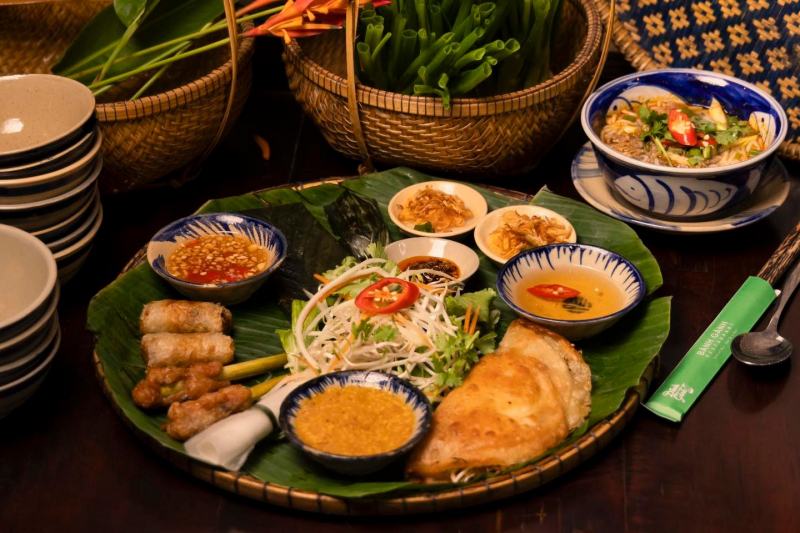 Bánh Gánh Restaurant