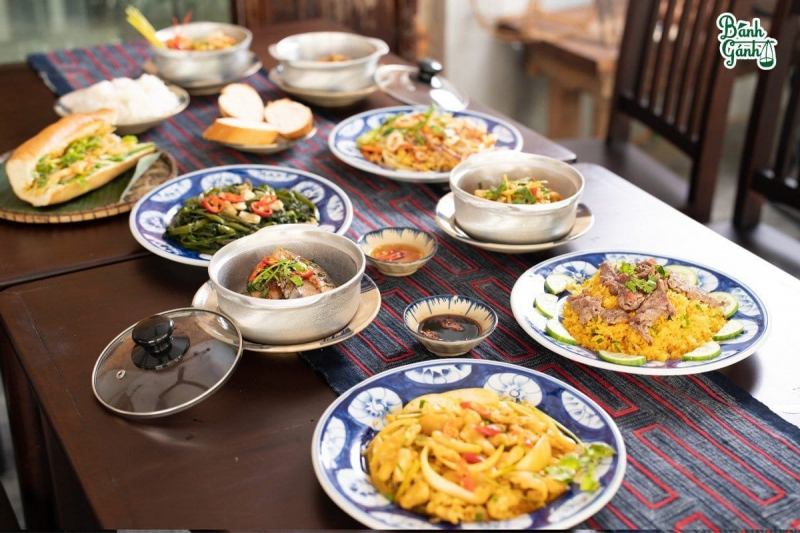 Bánh Gánh Restaurant - Taste Of Hue