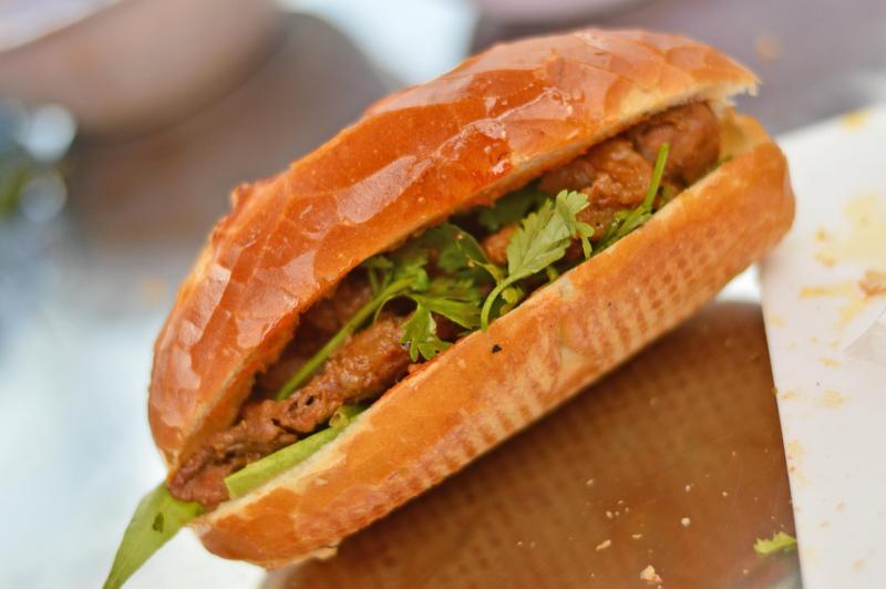 Bánh Mì Trung Nghĩa.