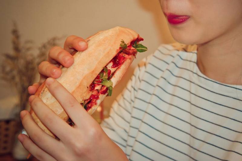 Bánh Mì Xíu Mại Khô