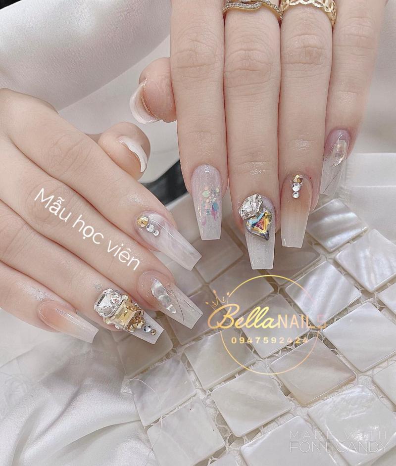 Bella Nail