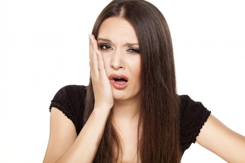 Khi mắc các bệnh về khoang miệng không nên hôn trẻ