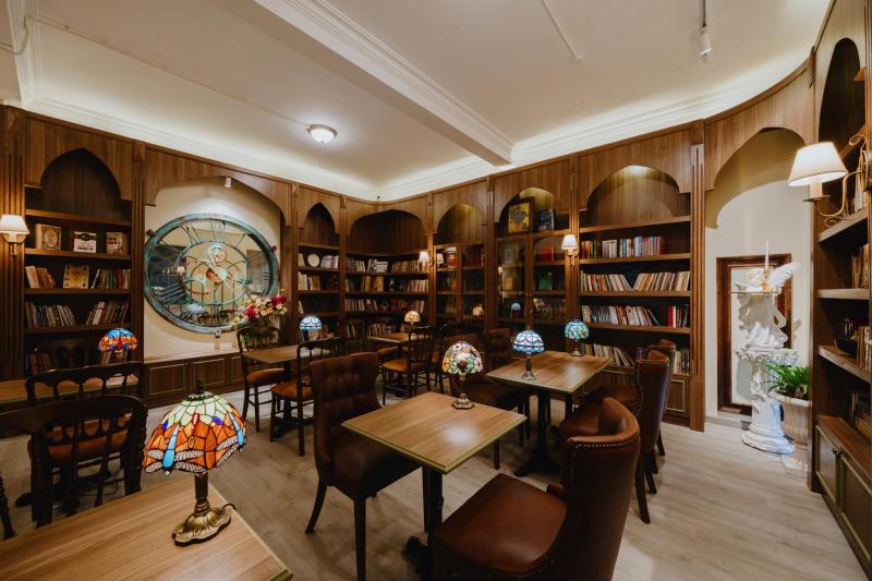 Bibli Library Café