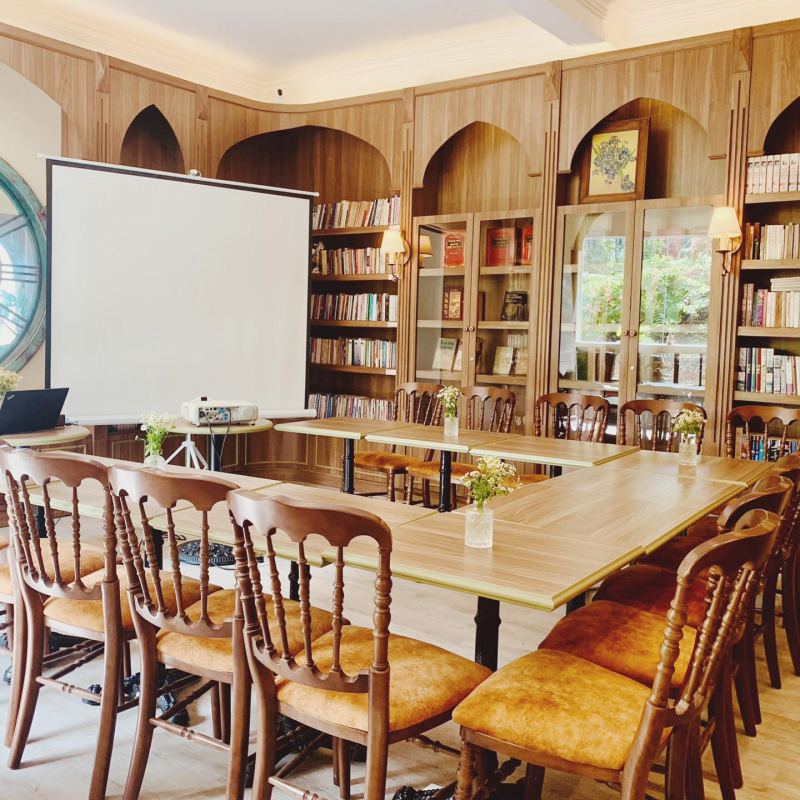 Bibli Library Café