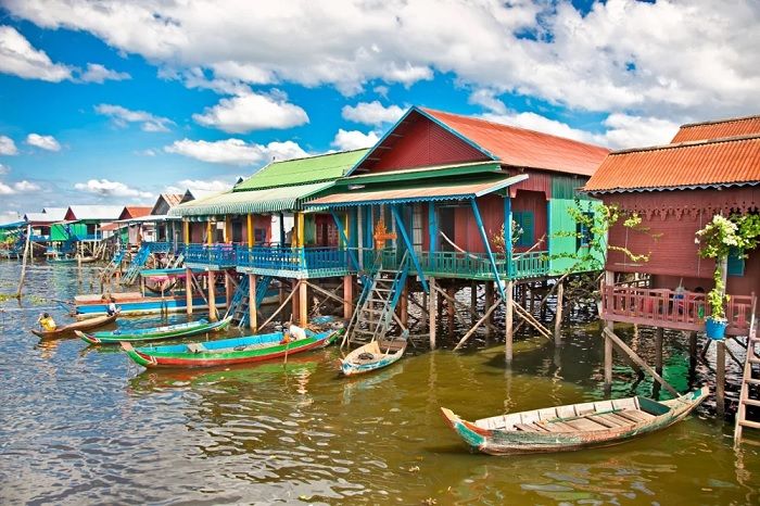 Cuộc sống dân dã bên trong Biển Hồ