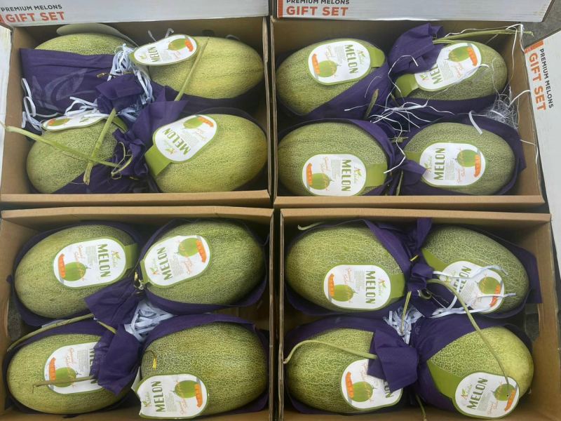 Blue Fruits Shop