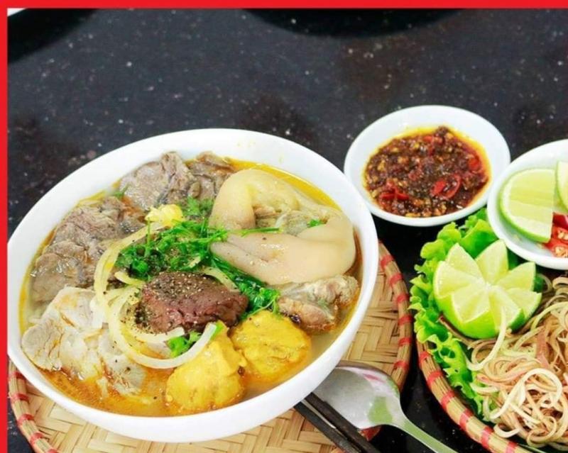 Bún Bò Huế - Đặc Sản Huế Ô Chiến