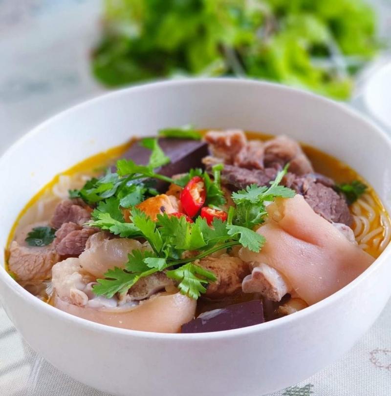Bún bò Huế - Hằng Huế