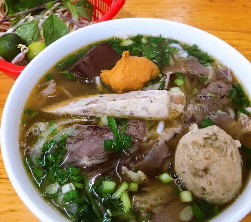 Bún Bò Huế Sen