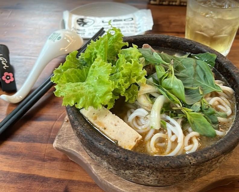 Bún Bò Thố Đá 111