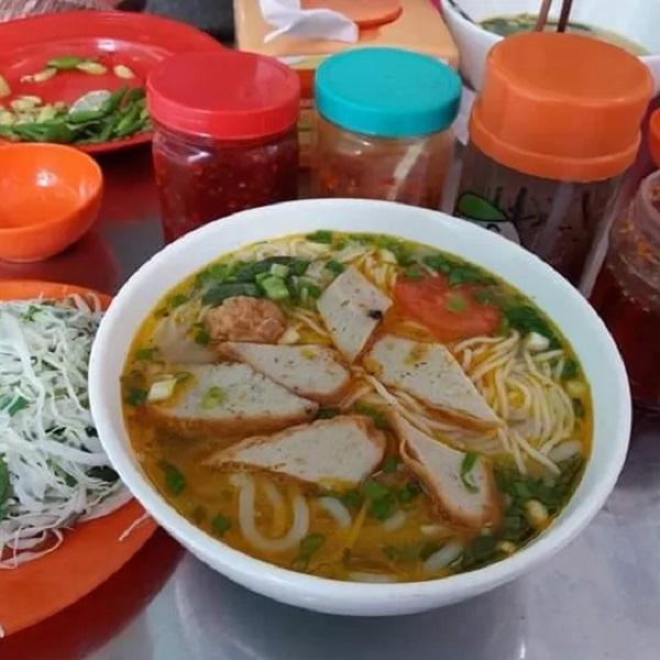 Bún chả cá Đà Nẵng số 8 Phan Xích Long