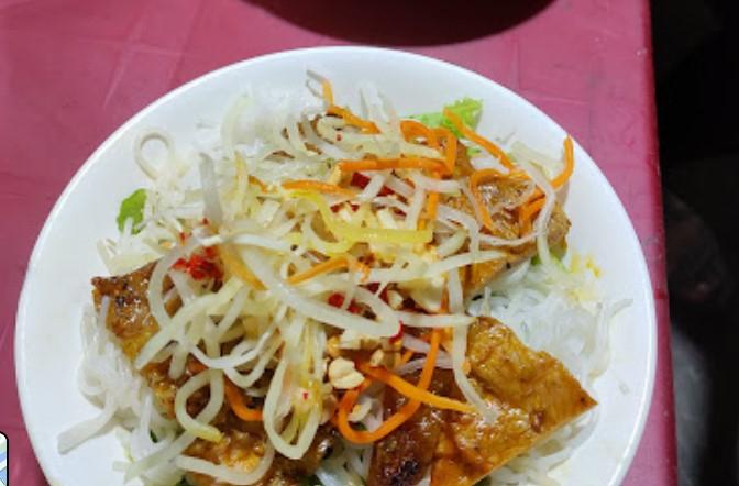 Bún thịt nướng Chi