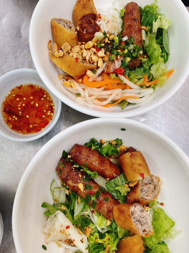 Bún thịt nướng Cô Nga