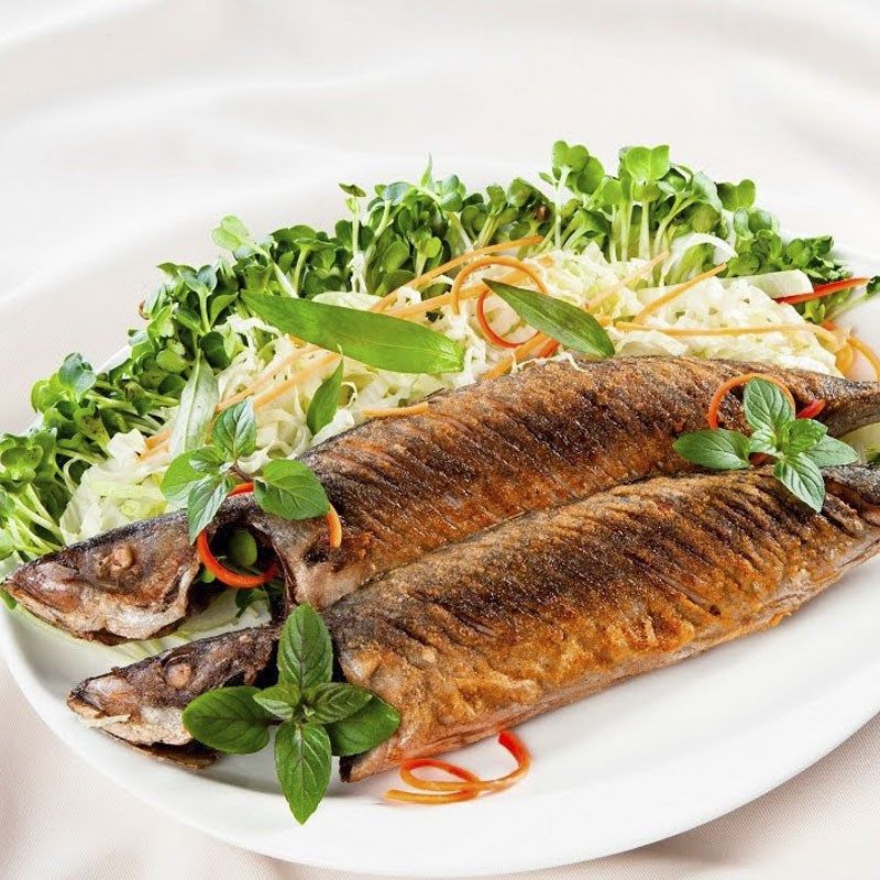 Cá nục chiên giòn
