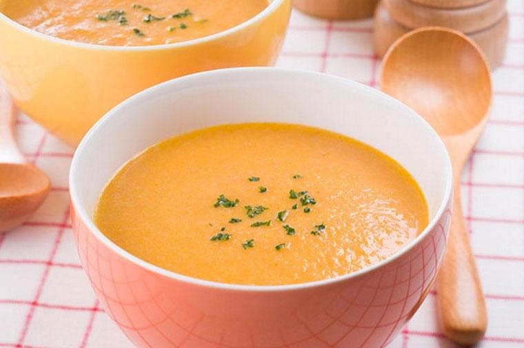 Cà rốt nghiền cho bé 6 tháng tuổi ăn dặm (thời gian thực hiện: 2 phút)