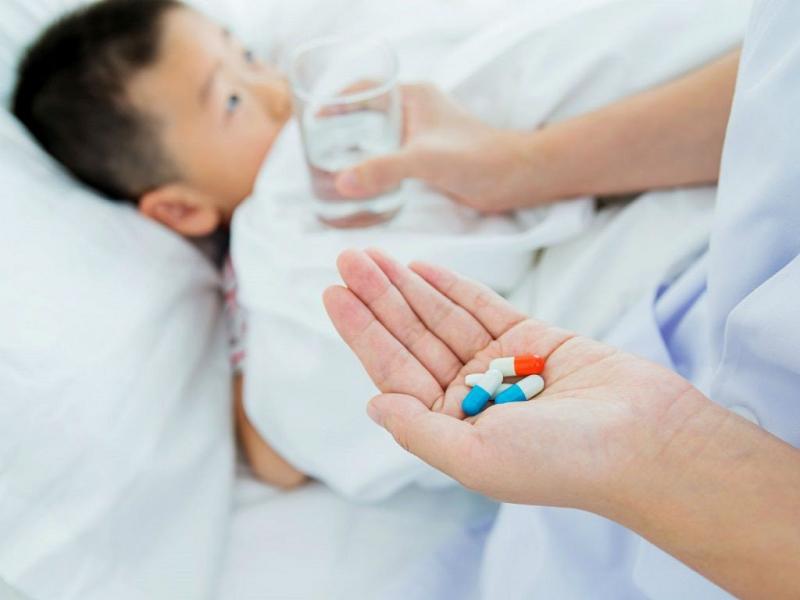 Uống nguyên viên sản phẩm với nước lọc