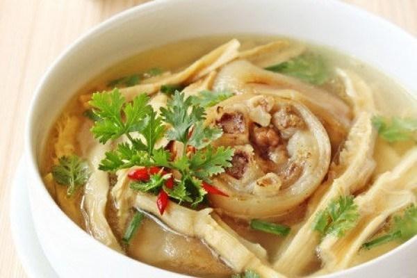 Măng hầm giò heo