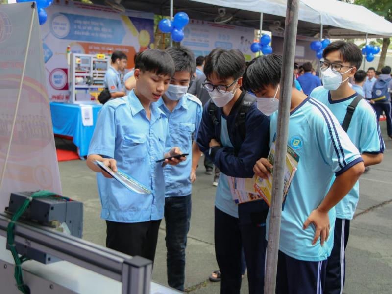Cao đẳng Giao thông Vận tải TP. HCM đào tạo hệ cao đẳng với đa dạng các ngành nghề