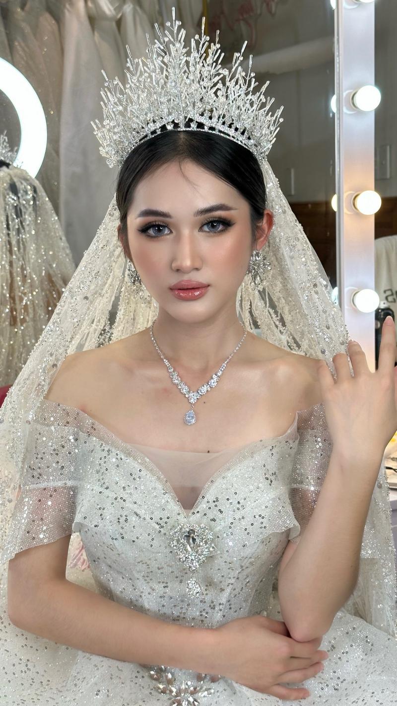 CAO THUY HIEN Makeup