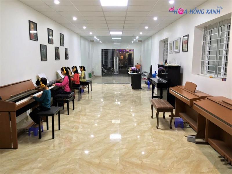 Câu lạc bộ Âm nhạc Nghệ thuật Hồ Hoa Hồng Xanh