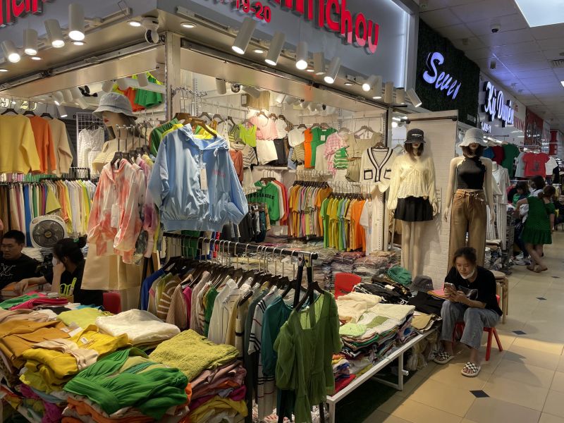Chợ An Đông là địa chỉ bán hàng thời trang giá rẻ
