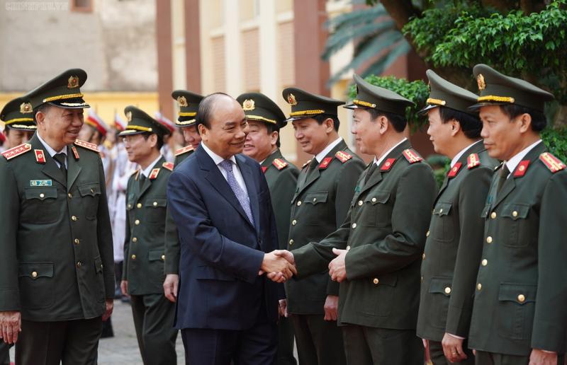 Chống người thi hành công vụ