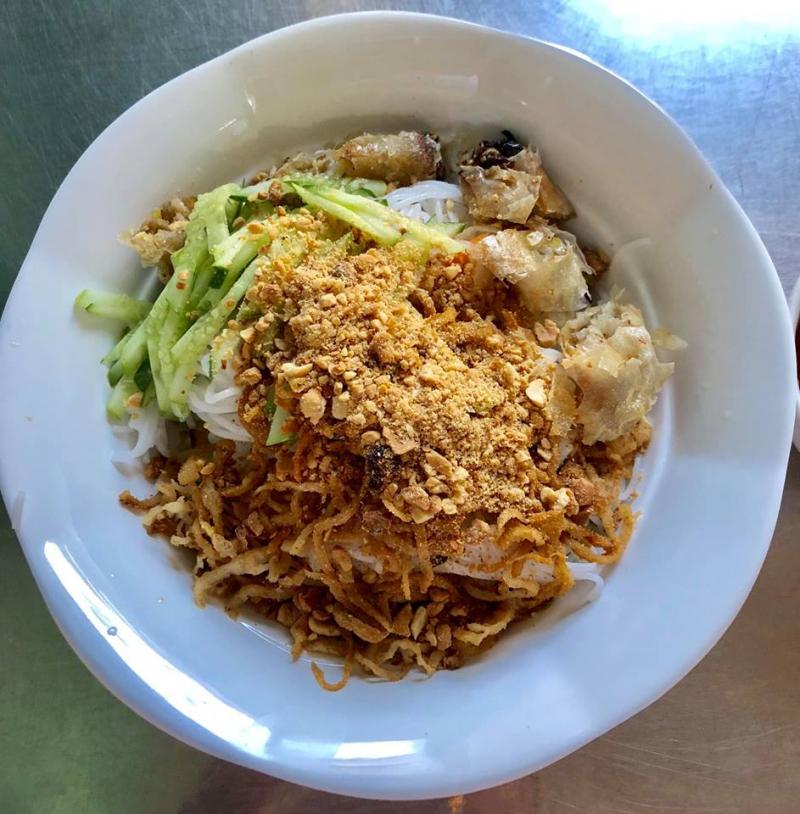 ﻿﻿Cơm chay Nguyên Hậu