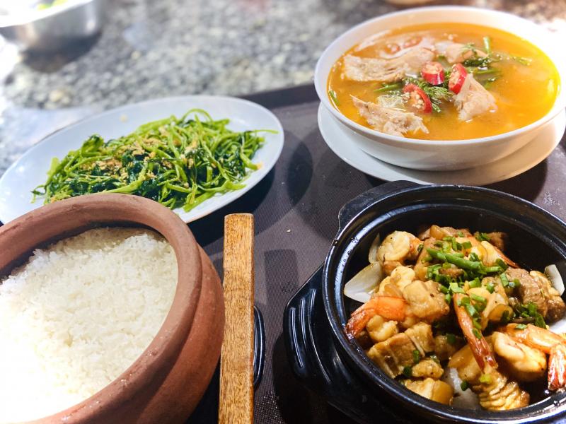 Cơm niêu Đại Việt
