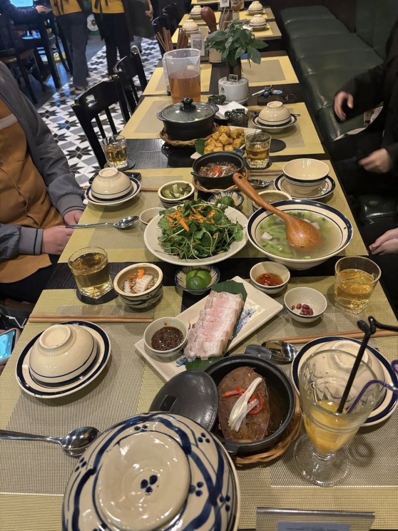 Cơm Niêu Mùa Vàng