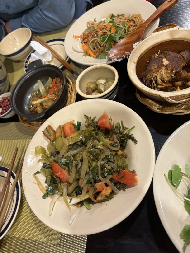 Cơm Niêu Mùa Vàng